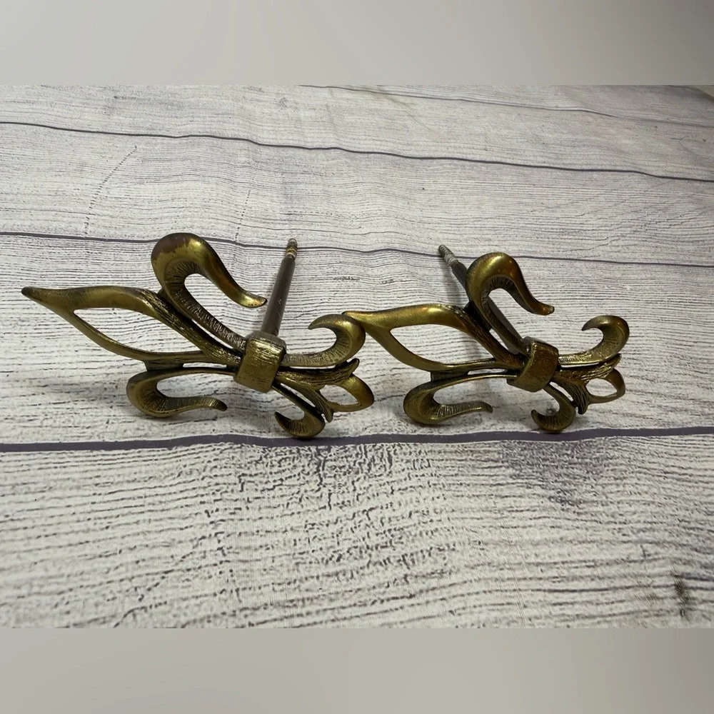 Vintage Brass Fleur-de-Lis Drawer Pulls Set of 4 Ornate Cabinet Hardware